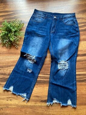 Unbranded Women’s XL busted knee distressed jeans